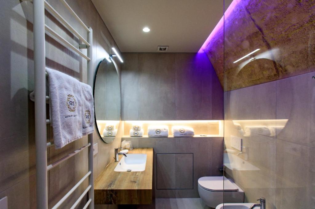 Koupelna v ubytování Iris Luxury Suite