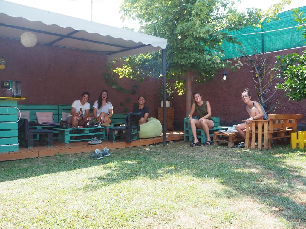 Clientes alojados en The Hood - Shkodra Backpackers Hostel