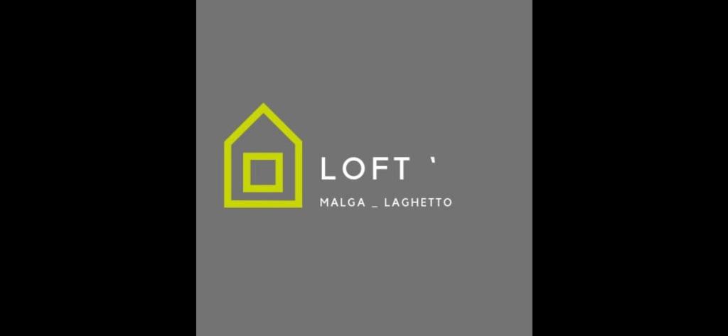 um logótipo para uma empresa imobiliária com uma casa em Loft Malga Laghetto em Lavarone