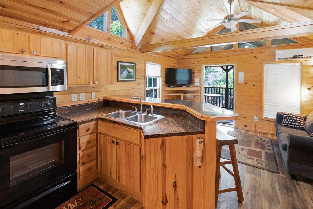 Halesford Harbour Resort - Smith Mountain Lake - Bangalô - Frente De Água