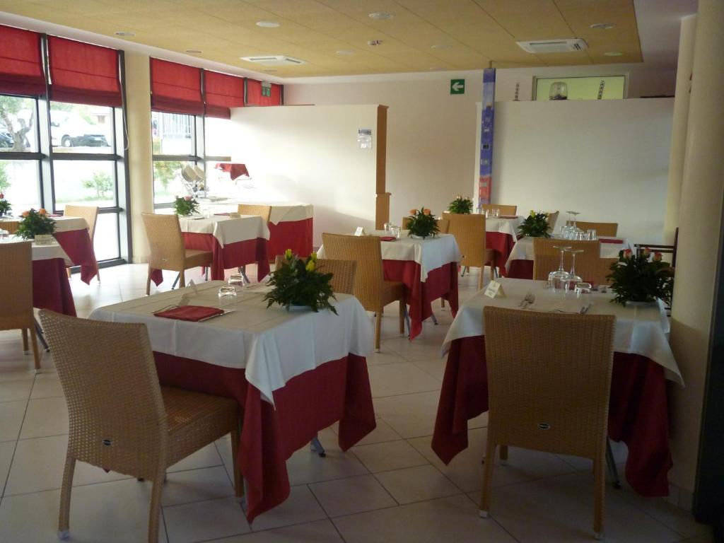 Restaurace v ubytování Elaia Garden Hotel