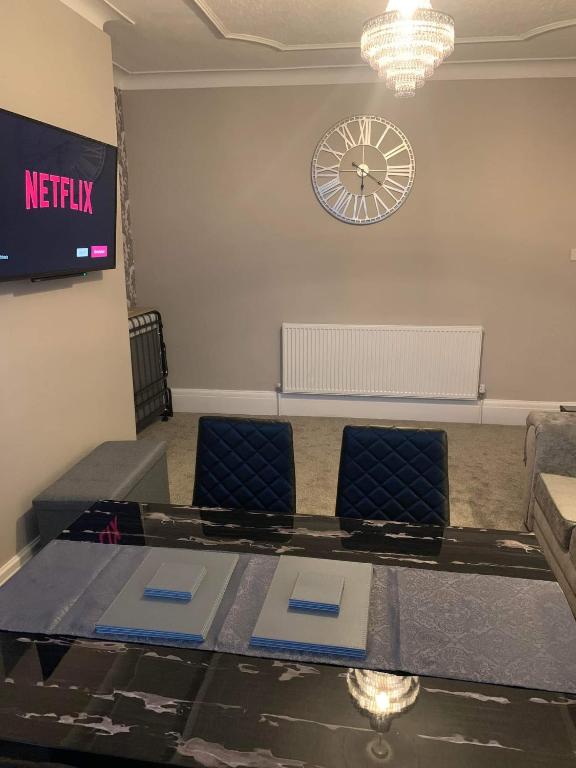 TV a/nebo společenská místnost v ubytování Pleasure Beach View