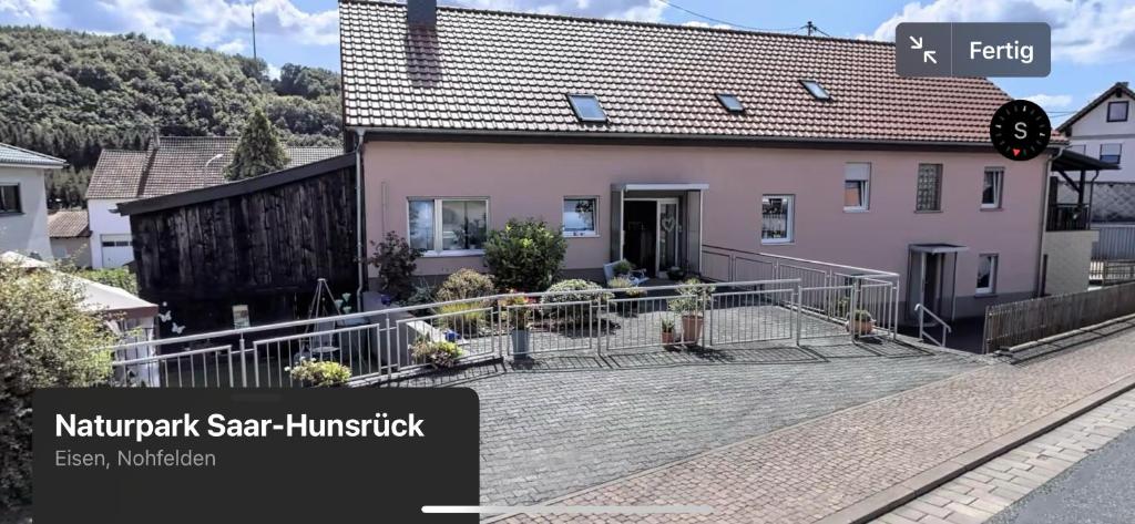 Ironico Homestay 4 Schlafzimmer Ferienwohnung 100 m2 nahe Bostalsee - Apartment