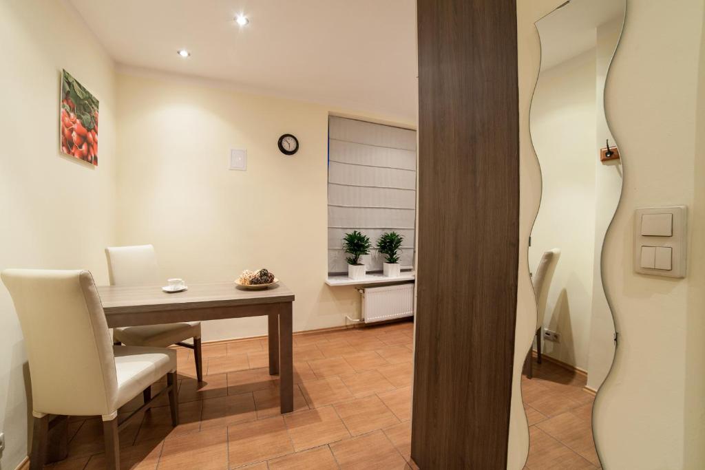 Place 4 You Apartments - Apartamento Superior Con Vistas A La Calle Sienna