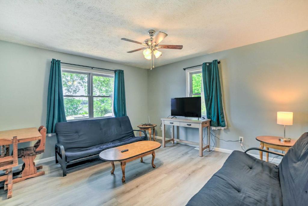 PetFriendly Lakefront Cabin with Boat Rentals!, Cadiz Precios