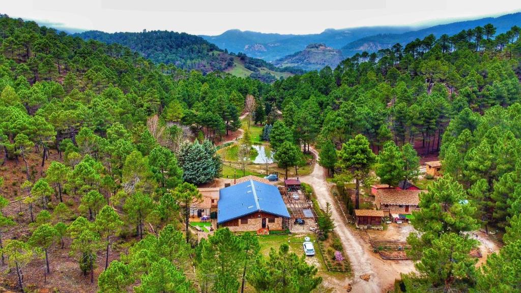 Casa Esmeralda en ZAFIRO LAGUNAZO Parque Natural Rio Mundo Riopar iz ptičje perspektive