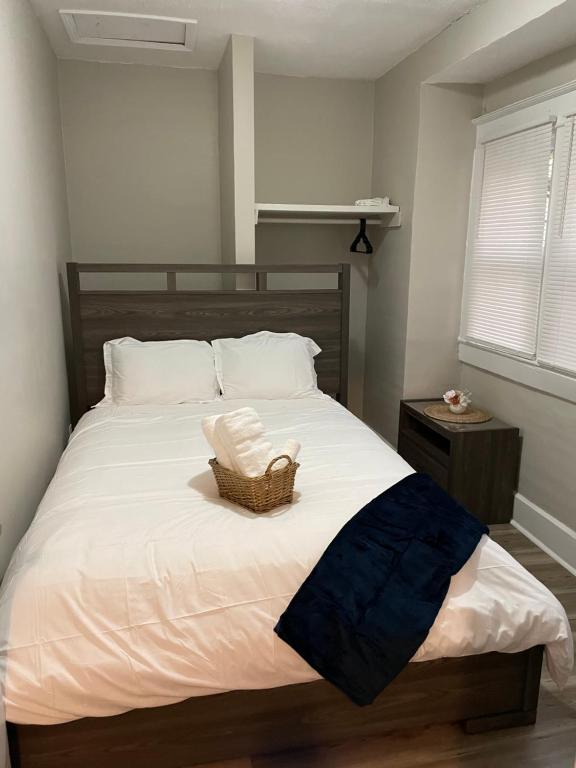 Кровать или кровати в номере Adorable Bungalow