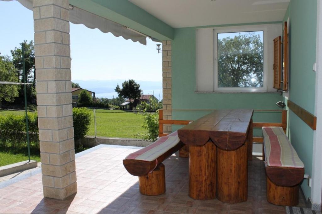 Zdjęcie z galerii obiektu Holiday house with a parking space Veprinac, Opatija - 7699 w mieście Veprinac