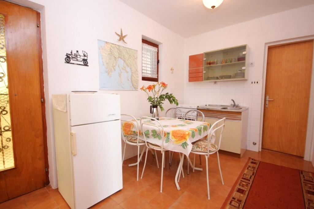 Fotografie z fotogalerie ubytování Apartments by the sea Medveja, Opatija - 7852 v destinaci Lovran