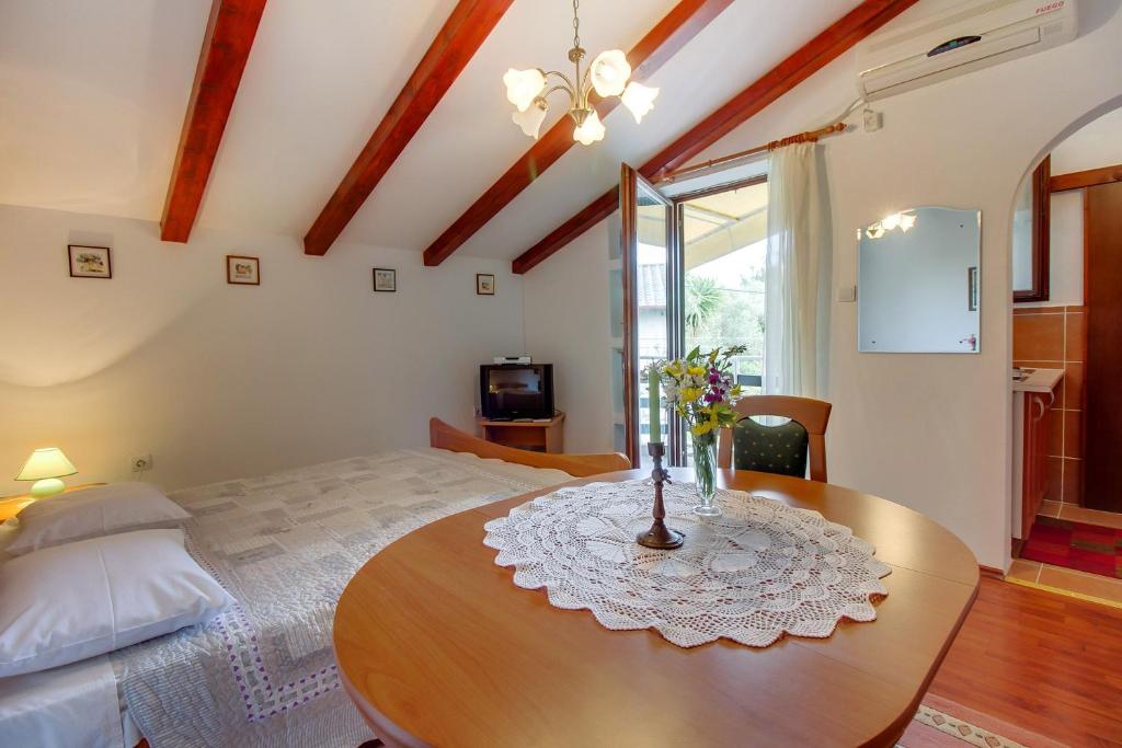 Fotografia z galérie ubytovania Studio Mali Losinj 7942c v Mali Lošinj