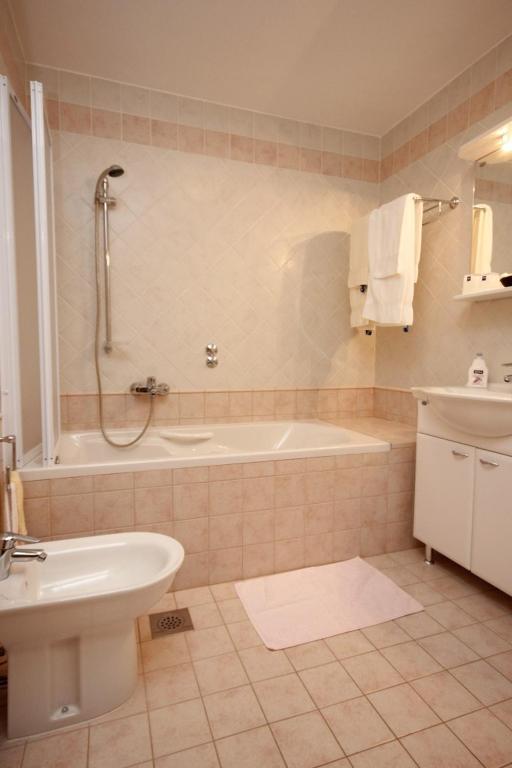 Fotografia z galérie ubytovania Apartments with a parking space Cres - 7985 v Cresi