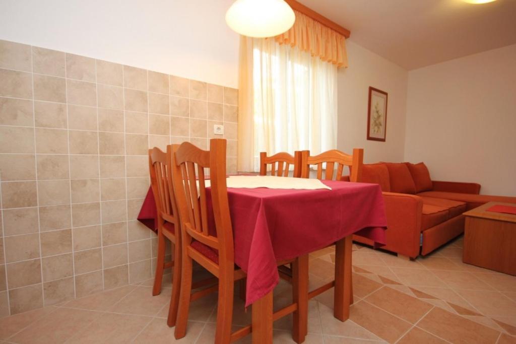 Fotografia z galérie ubytovania Apartments with a parking space Cres - 7985 v Cresi