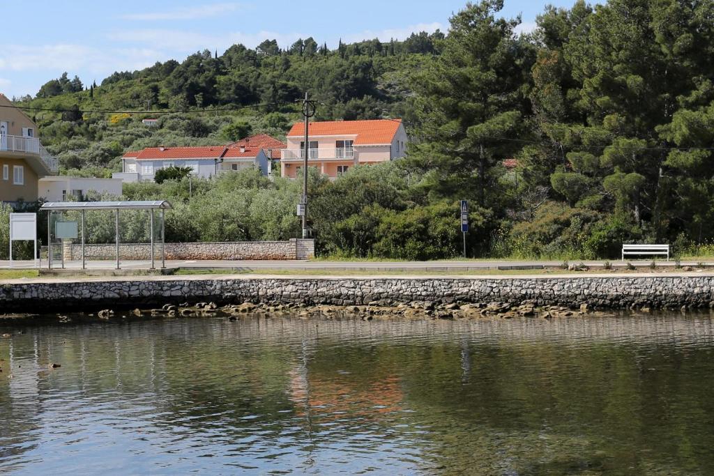 Fotografia z galérie ubytovania Apartments by the sea Lumbarda, Korcula - 9302 v destinácii Lumbarda