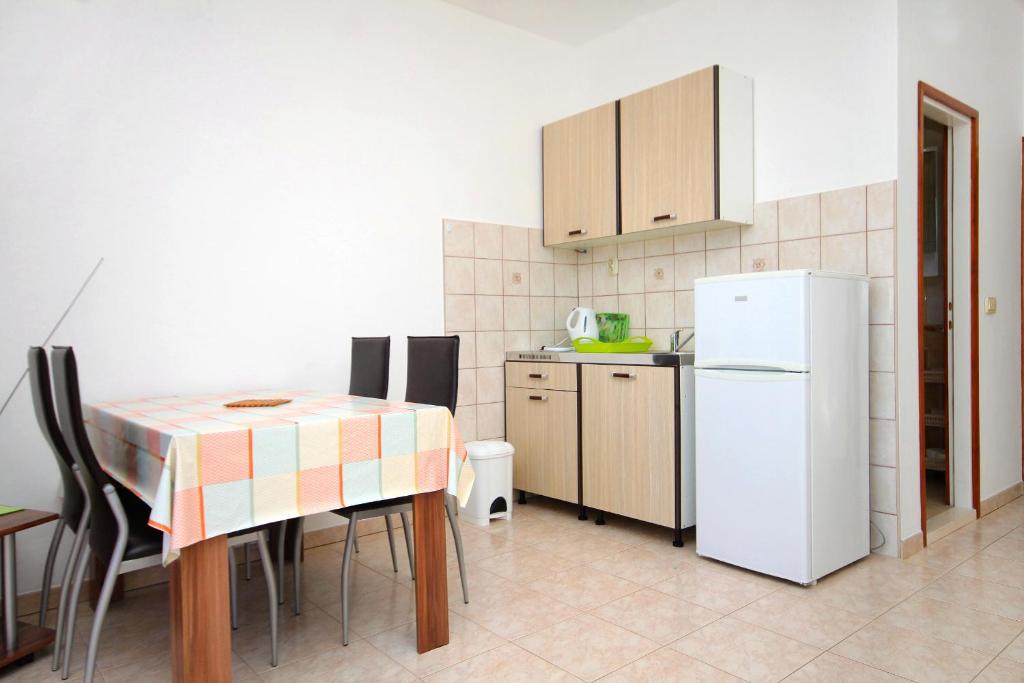 Fotografia z galérie ubytovania Apartments by the sea Lumbarda, Korcula - 9302 v destinácii Lumbarda
