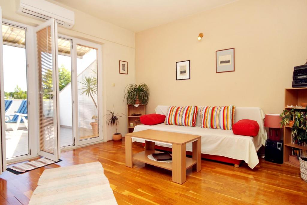 Zdjęcie z galerii obiektu Apartments by the sea Lumbarda, Korcula - 9260 w mieście Lumbarda
