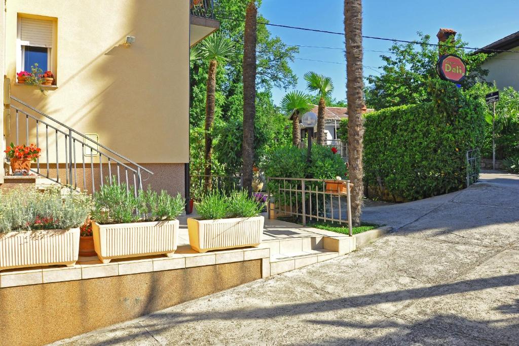 Zahrada ubytování Apartments with a parking space Opric, Opatija - 7728