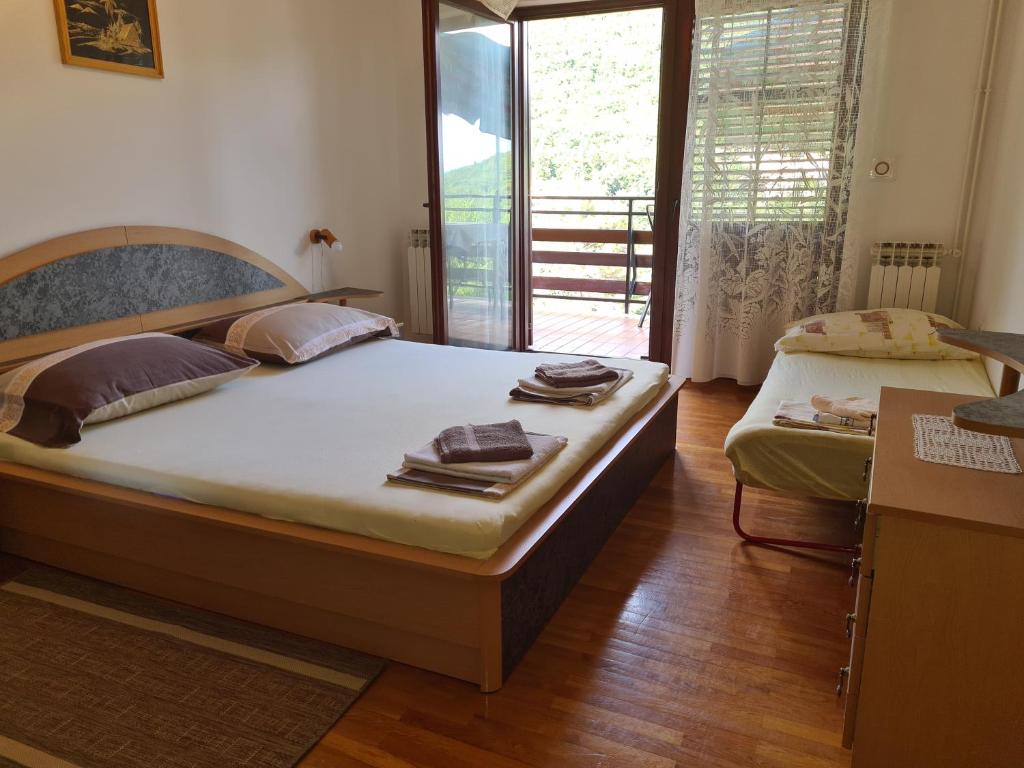 Posteľ alebo postele v izbe v ubytovaní Apartments with a parking space Moscenicka Draga, Opatija - 7746