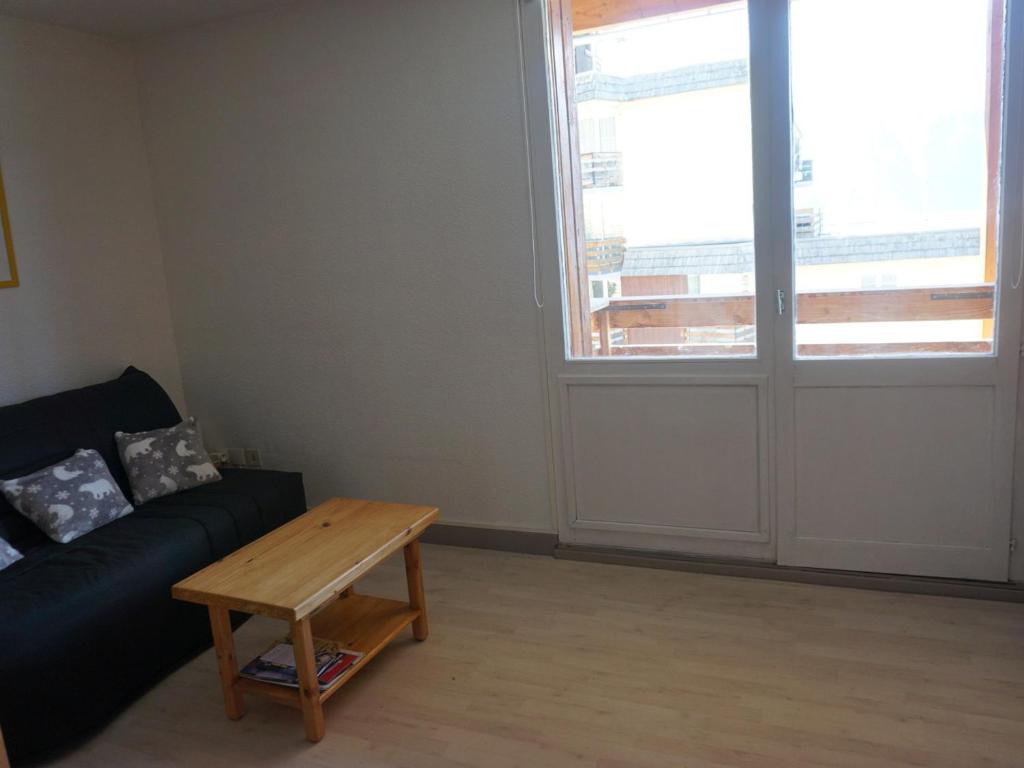 Posedenie v ubytovaní Studio cabine 27m², 4 pers, au pied des pistes, proche commerces - FR-1-636-211