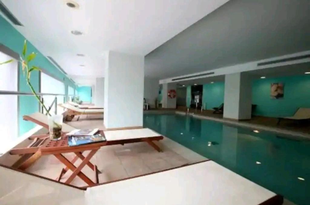 Fotografie z fotogalerie ubytování Elegante alojamiento con piscina a 200 m del mar. v destinaci Benalmádena