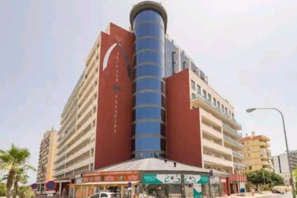 Fotografie z fotogalerie ubytování Elegante alojamiento con piscina a 200 m del mar. v destinaci Benalmádena