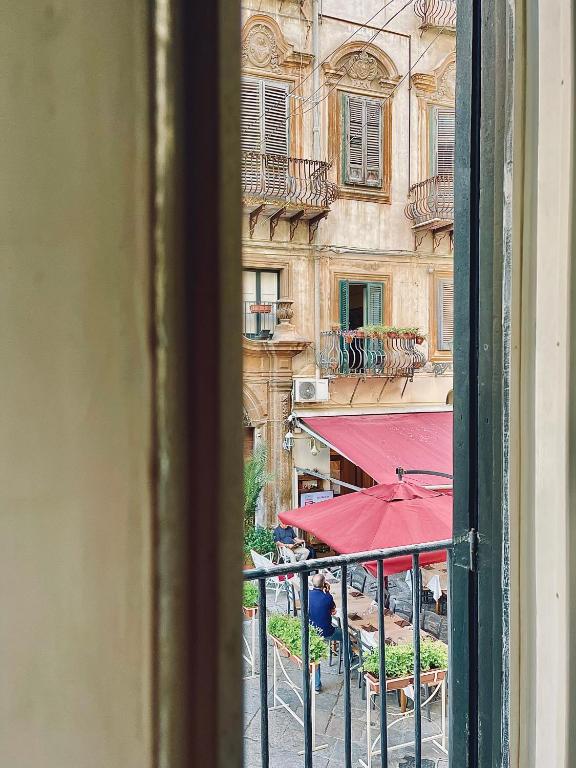 A balcony or terrace at Kalamarina Rooms