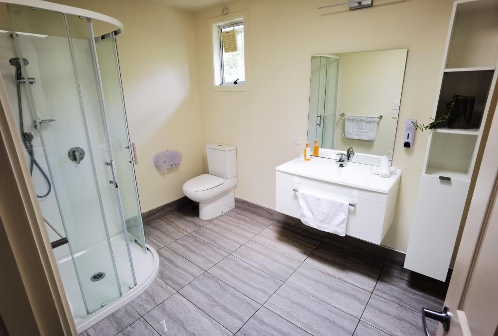 Kea by the Lake - Resim 31