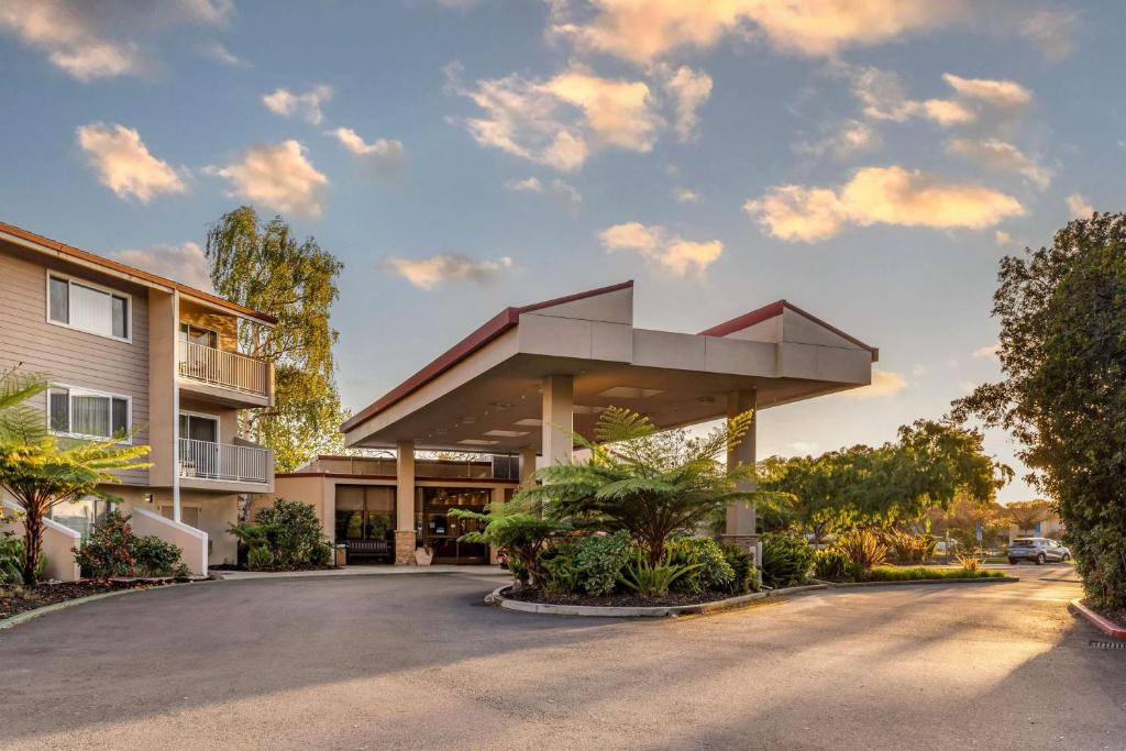 a building with a large building with at Best Western Plus Garden Court Inn in Fremont