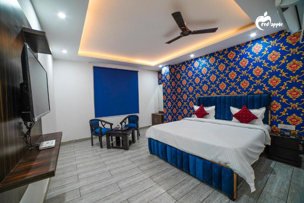 Hotel Red Apple Near Railway Station Chandigarh - Familiensuite