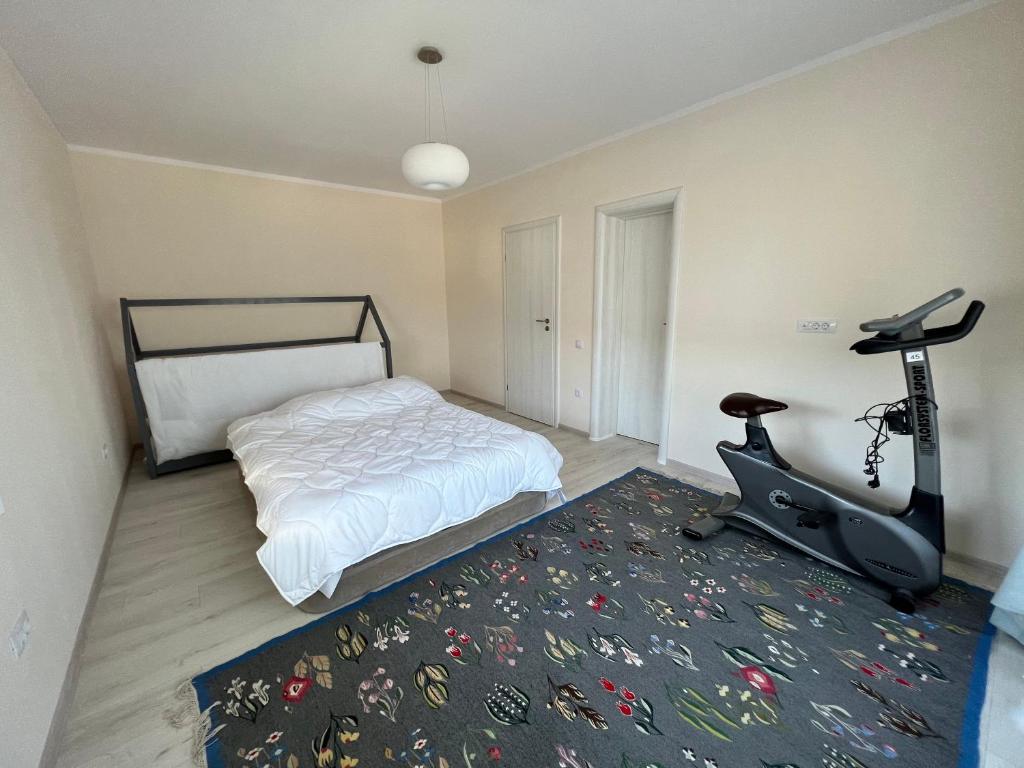 Diferit Family House