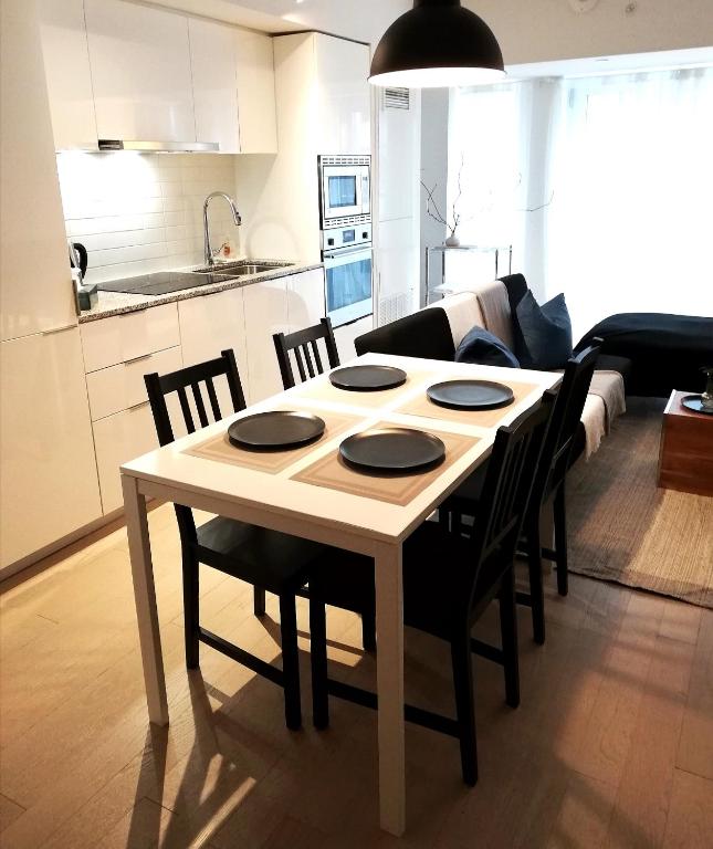 Kuchyň nebo kuchyňský kout v ubytování Stylish Downtown Toronto Residential Hotel