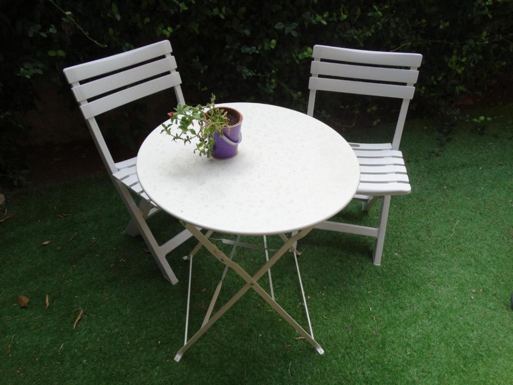 A garden outside A casa di Delia - stazione Fidene