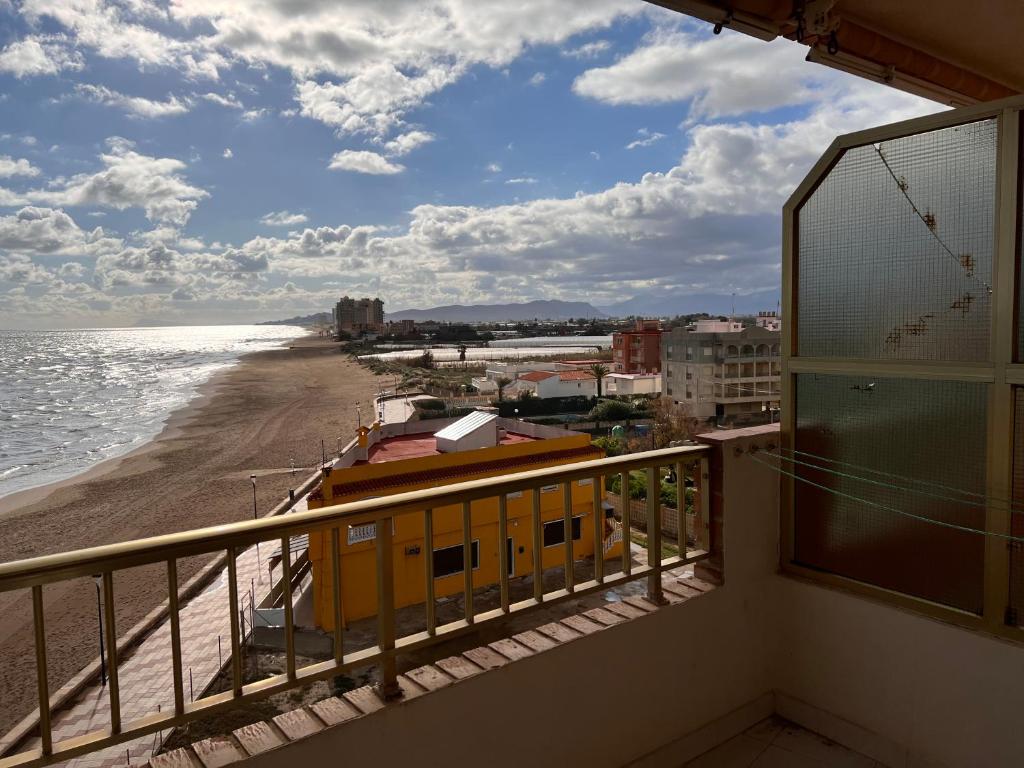 Piso en primera línea de playa, Sueca – Precios actualizados 2023