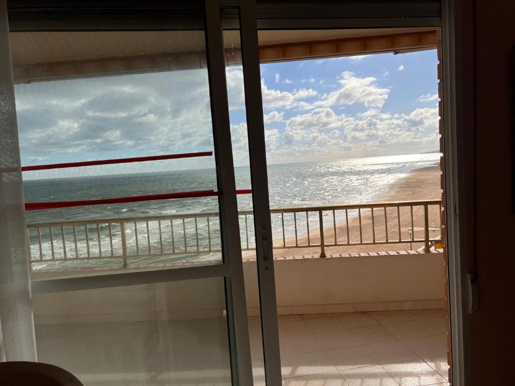 Piso en primera línea de playa, Sueca – Precios actualizados 2023