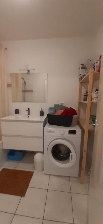 Fotografia z galérie ubytovania 2 Bedrooms Confortable Wifi FIBRE ALL EQUIPMENT Provided Near Airbus Alten Expleo Thales Sopra v destinácii Toulouse