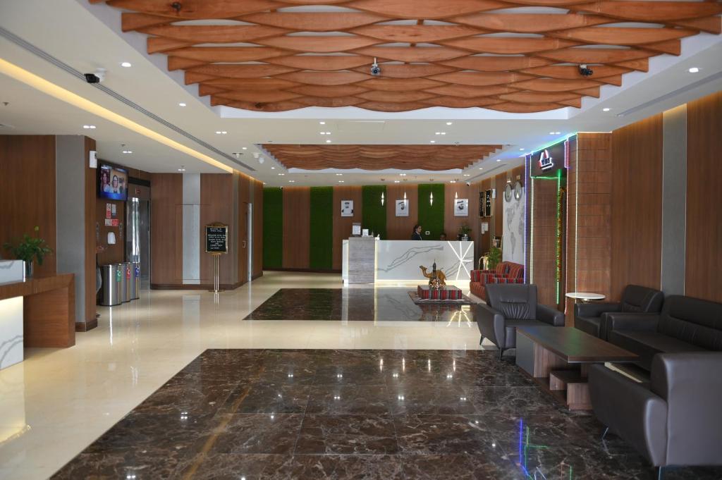 Lobby o reception area sa Smana Hotel Al Raffa