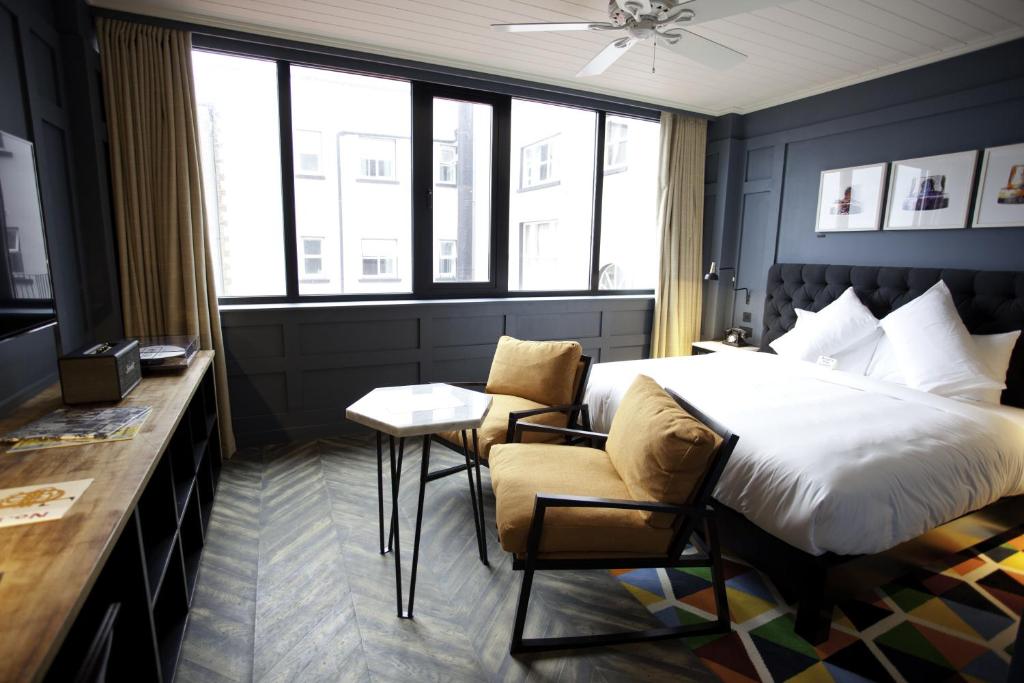 The Dean Dublin - Resim 37