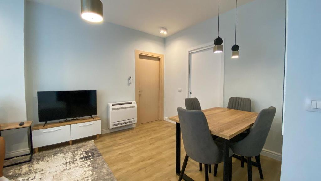 Centrally located Glamorous Bright APT near Bazaar - Imazhi 5