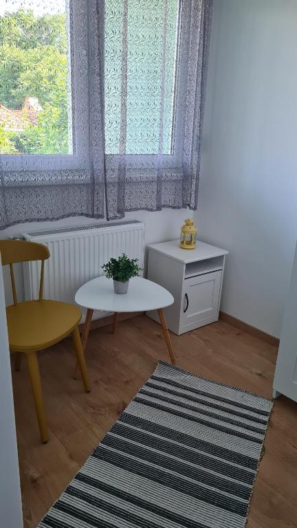 Posedenie v ubytovaní Pelso apartman