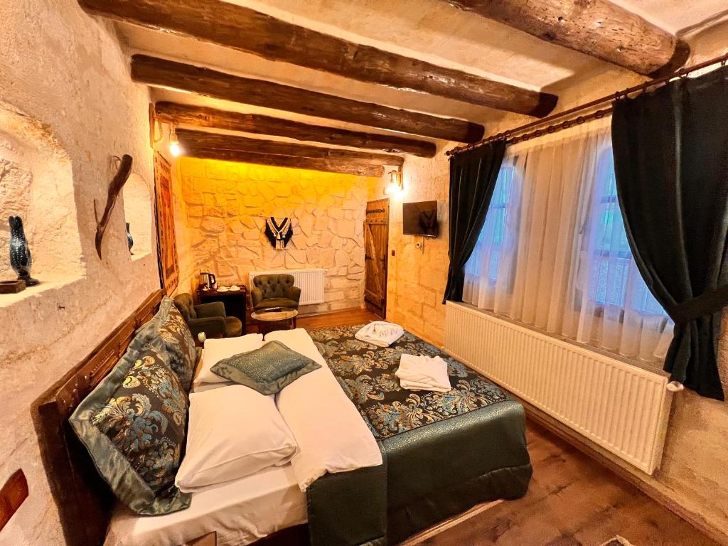 Shadow Cave House - Deluxe Double Room With Bath