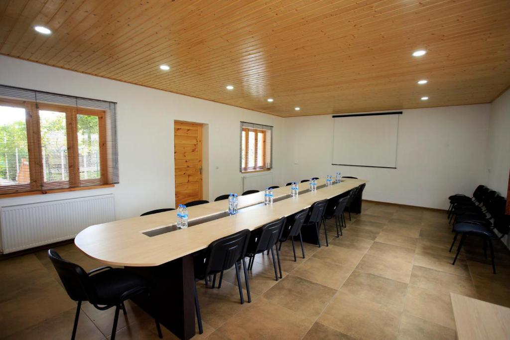 Zona de negocis o sala de conferències de Nazy's Guest House
