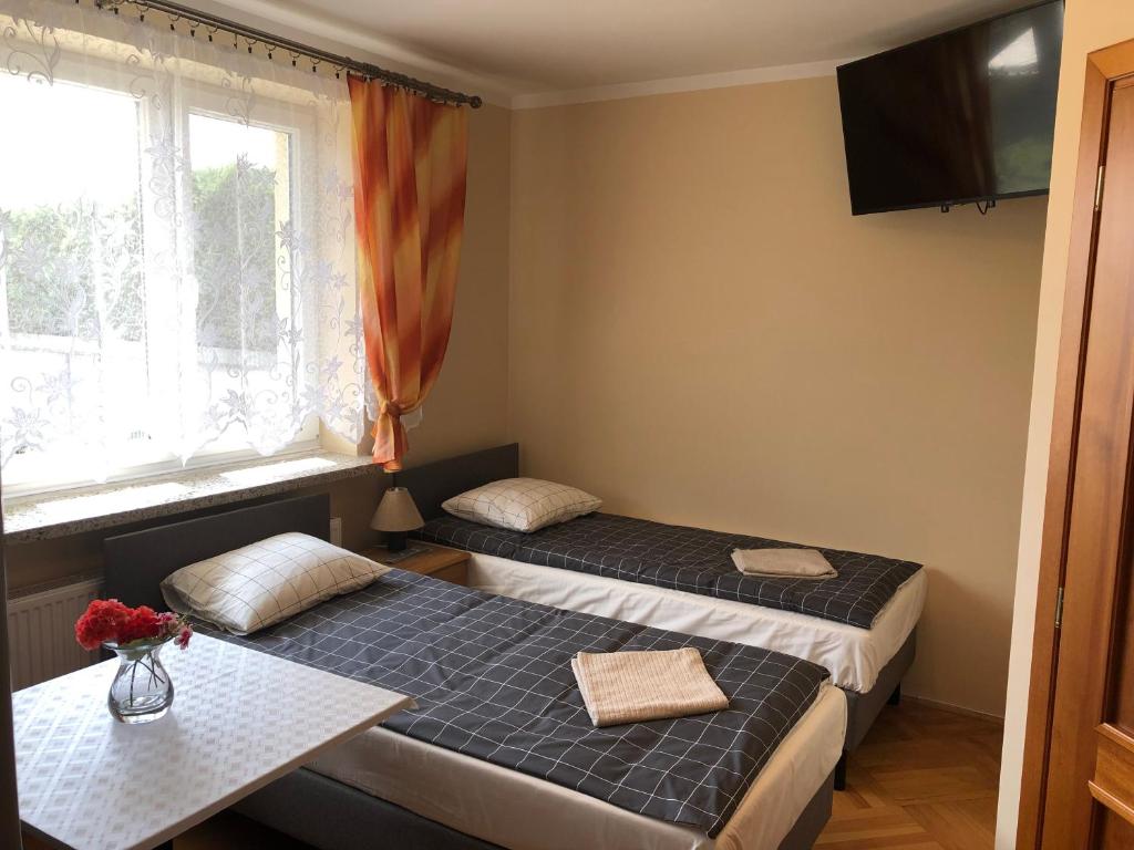 Pokoje Gościnne - Quadruple Room With Private Bathroom