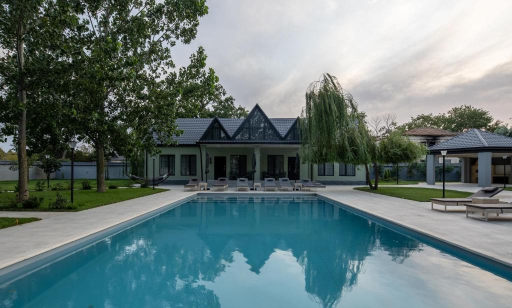 Bazén v ubytování Lazy Seal Holiday Cottages Nabran nebo v jeho okolí
