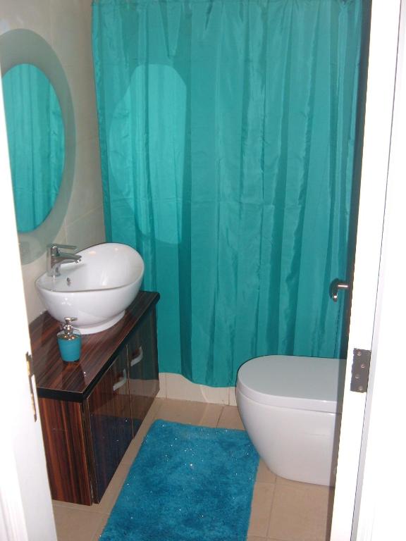 The Place Apartments - Two-Bedroom Apartment With Garden