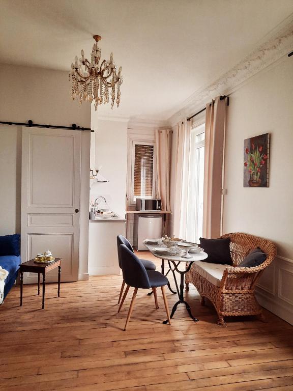 L'ile Des Prevots - One-Bedroom Apartment