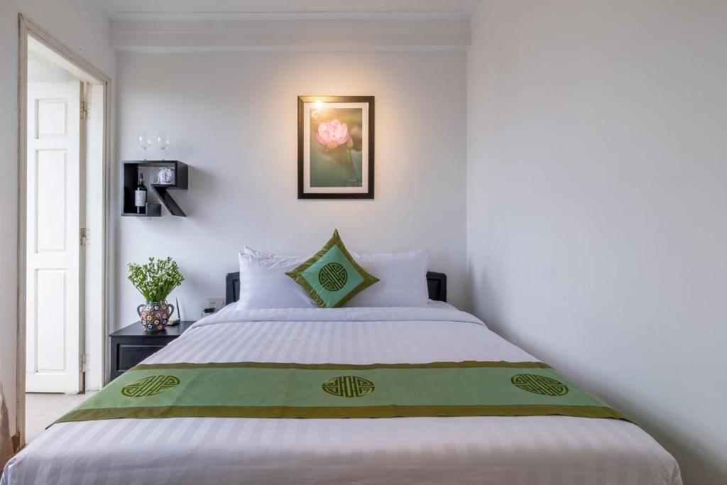 Purple Hue - Charming Riverside - 8