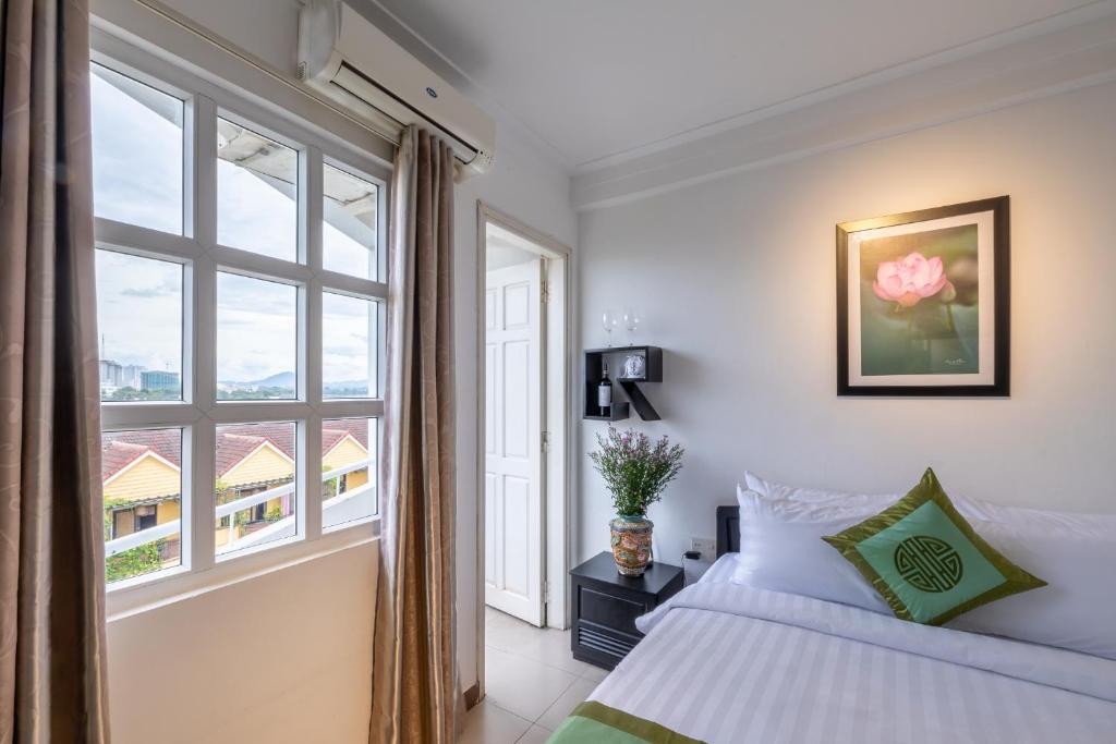 Purple Hue - Charming Riverside - 7