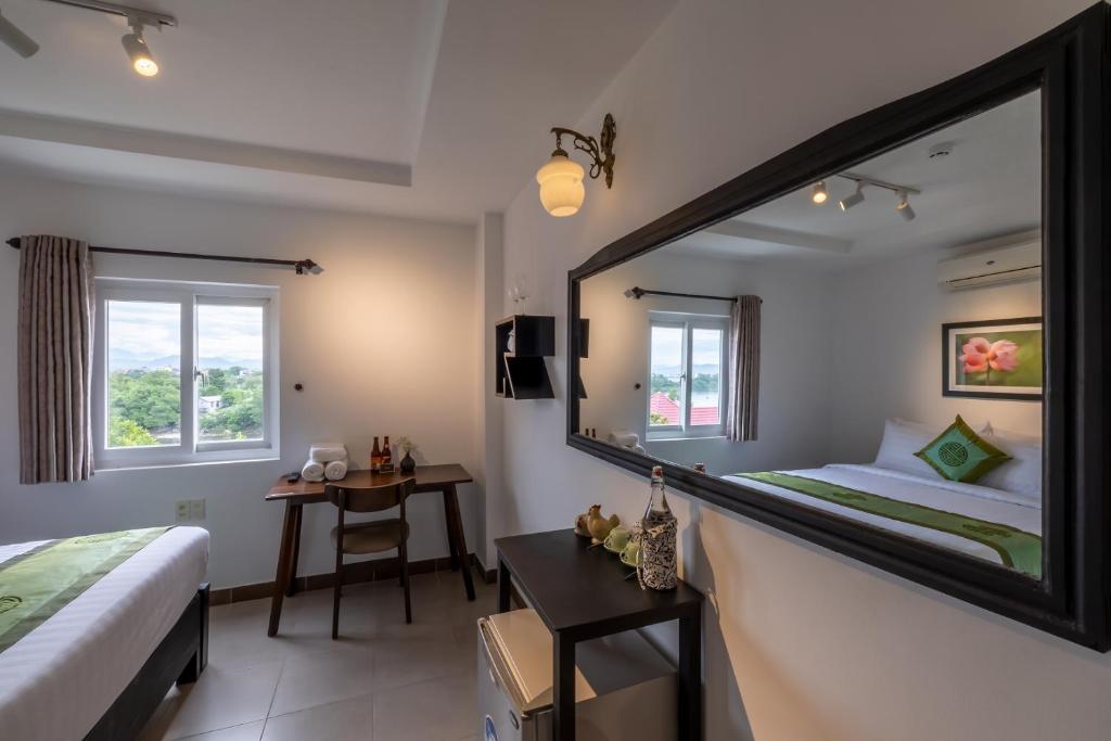 Purple Hue - Charming Riverside - 18