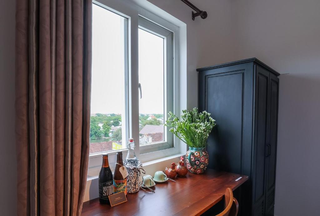 Purple Hue - Charming Riverside - 14