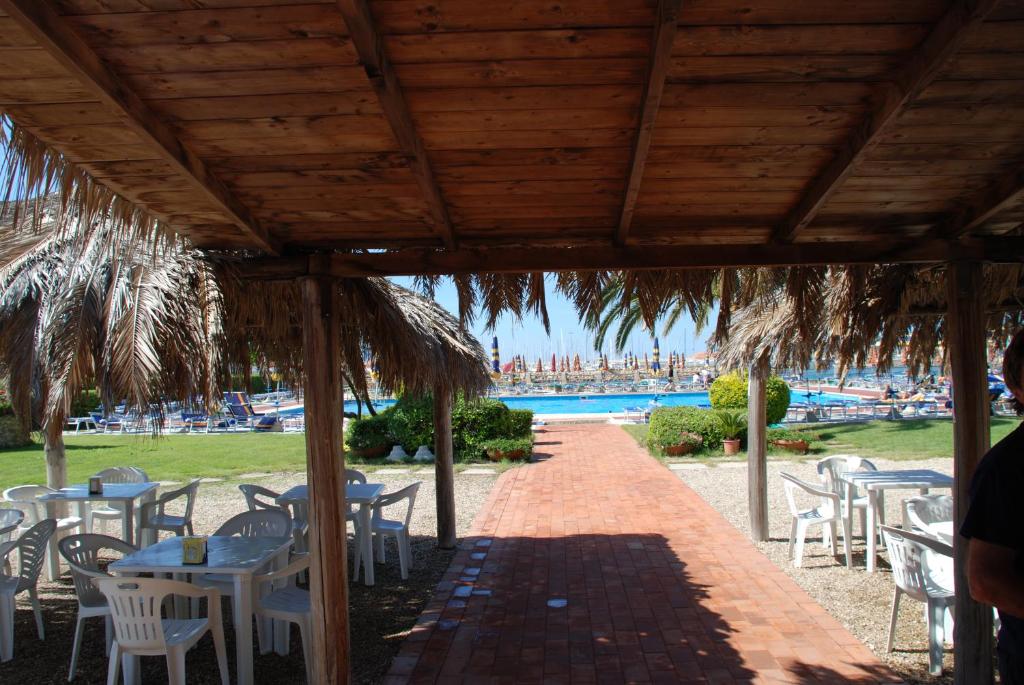 Restaurace v ubytování Hotel Baia Del Sole