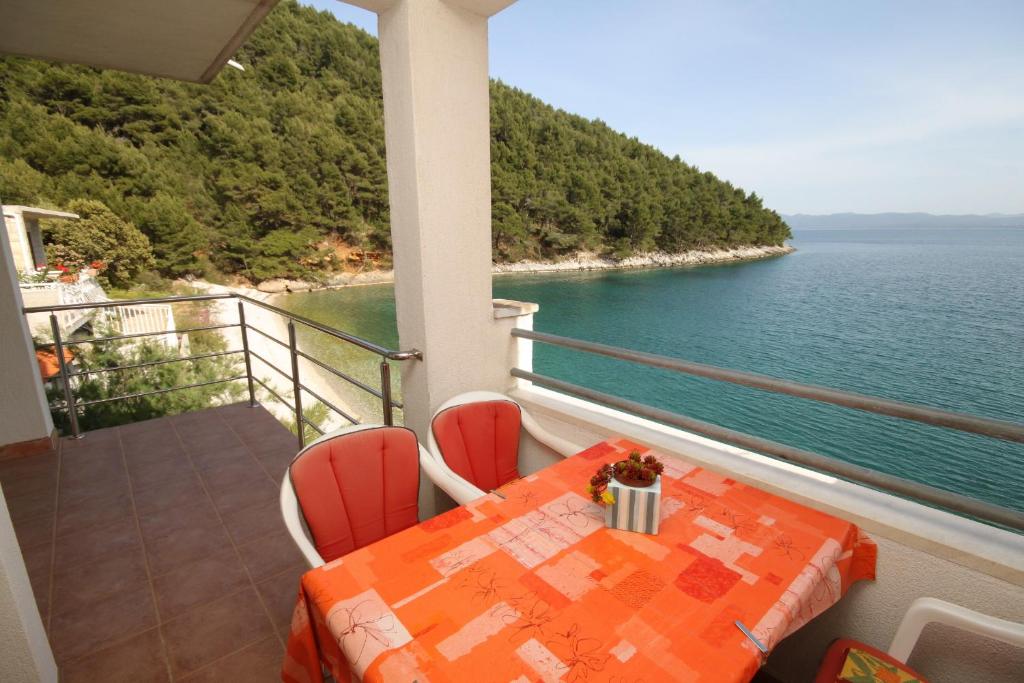Fotografie z fotogalerie ubytování Seaside secluded apartments Cove Smokvina, Hvar - 9501 v destinaci Bogomolje